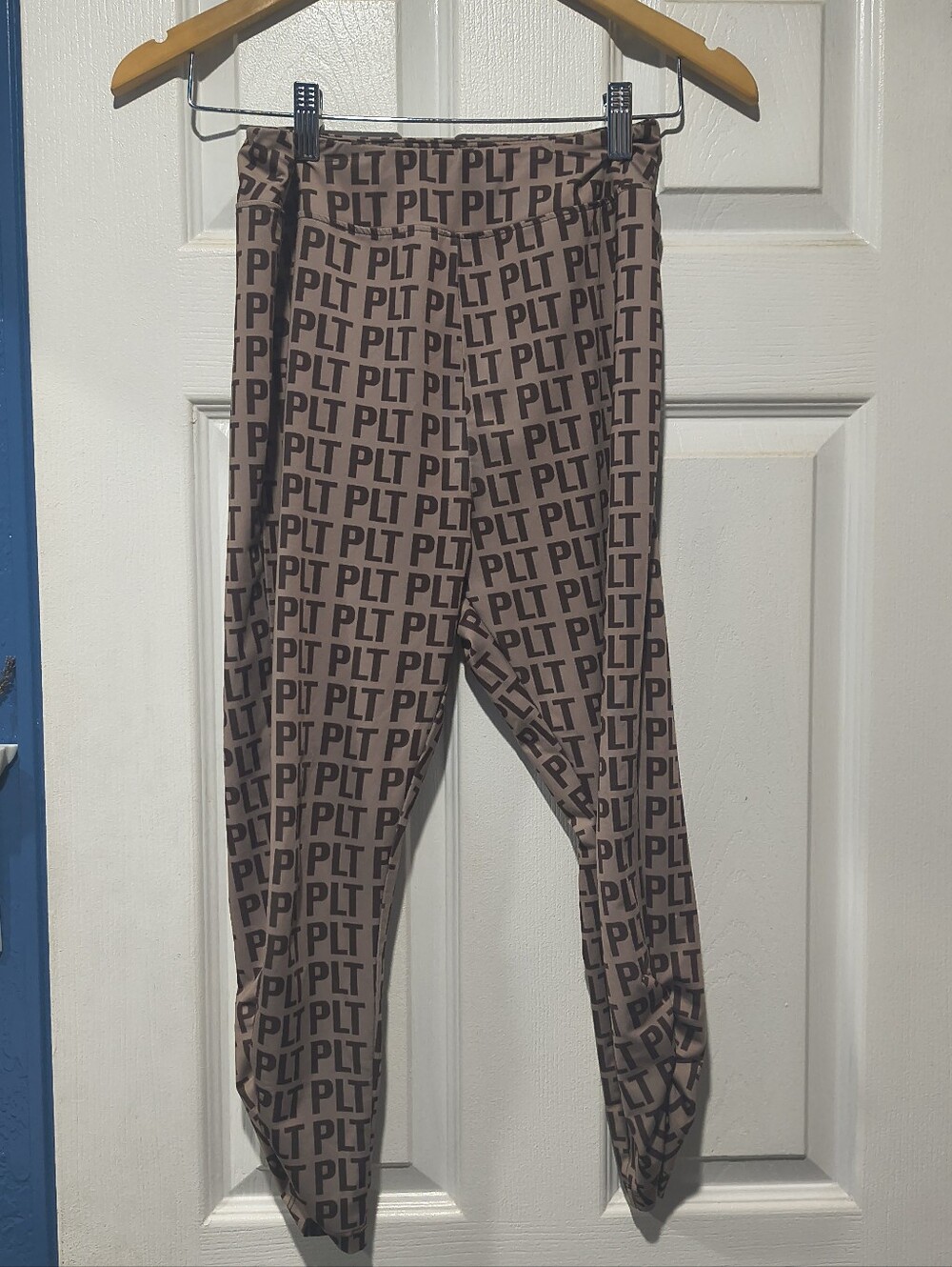 PrettyLittleThing PLT Logo Print Ruched Hem Leggings Taupe Brown 6